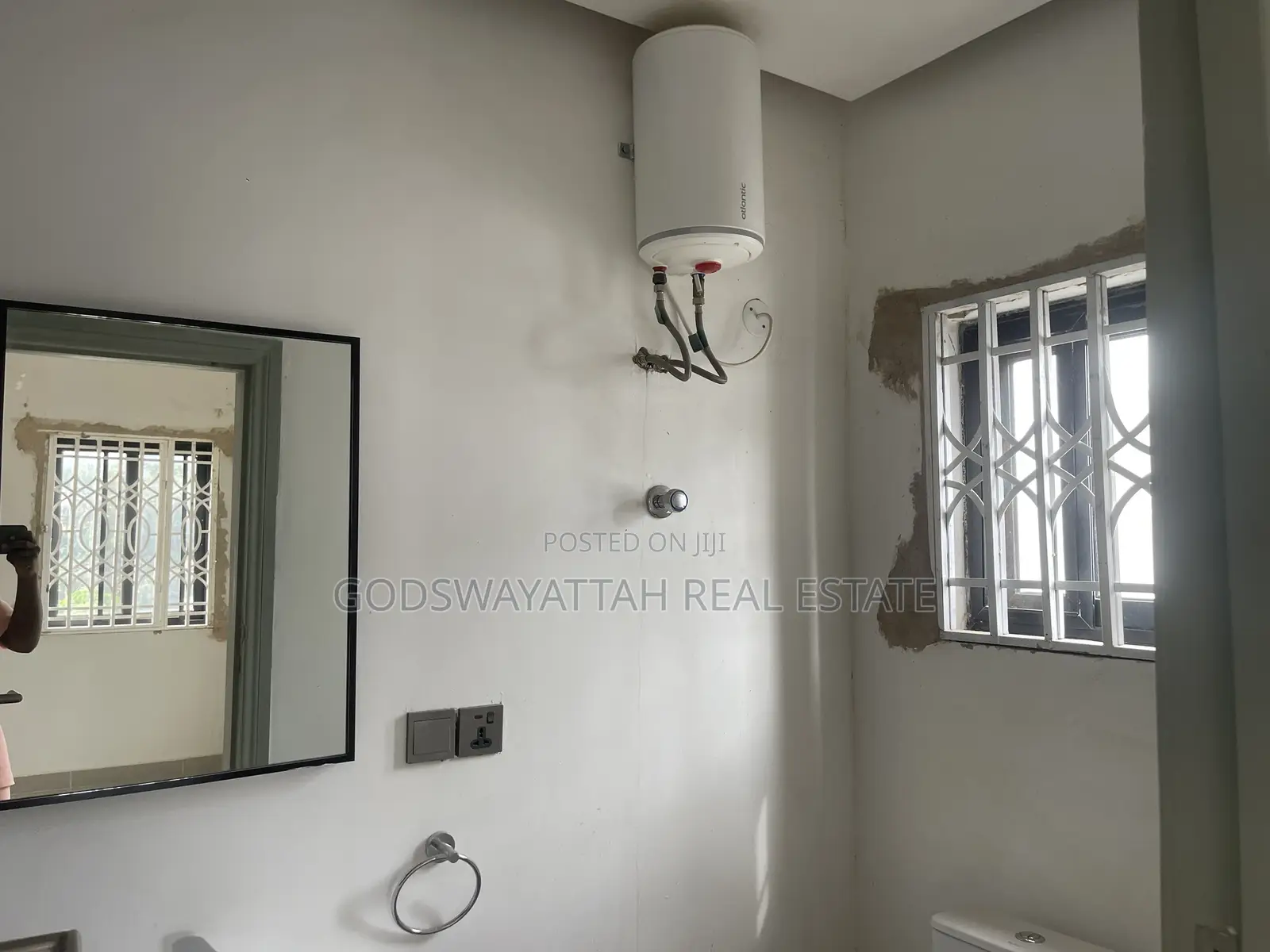 4bdrm House in East Legon, Adjiriganor for sale
