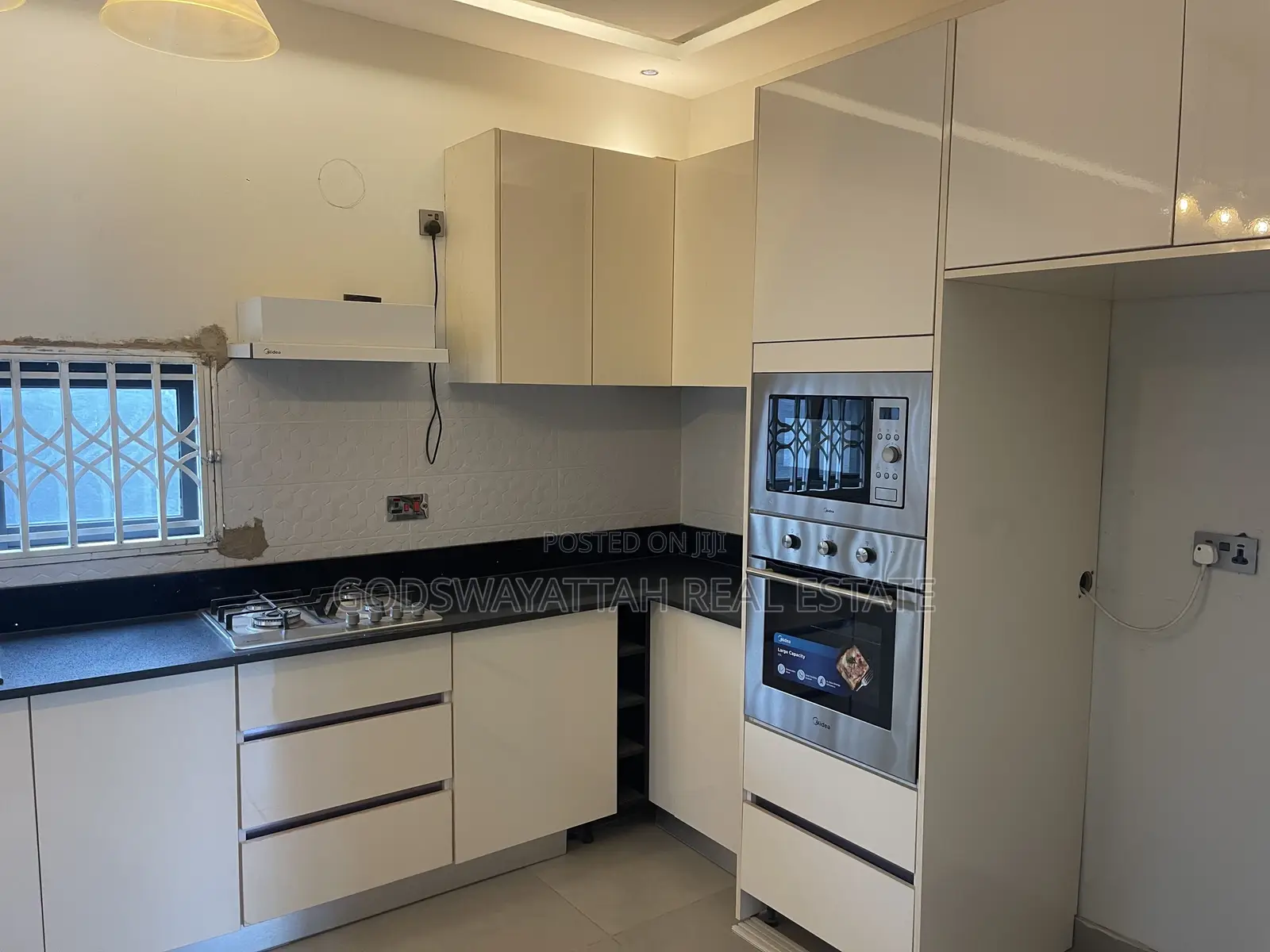 4bdrm House in East Legon, Adjiriganor for sale