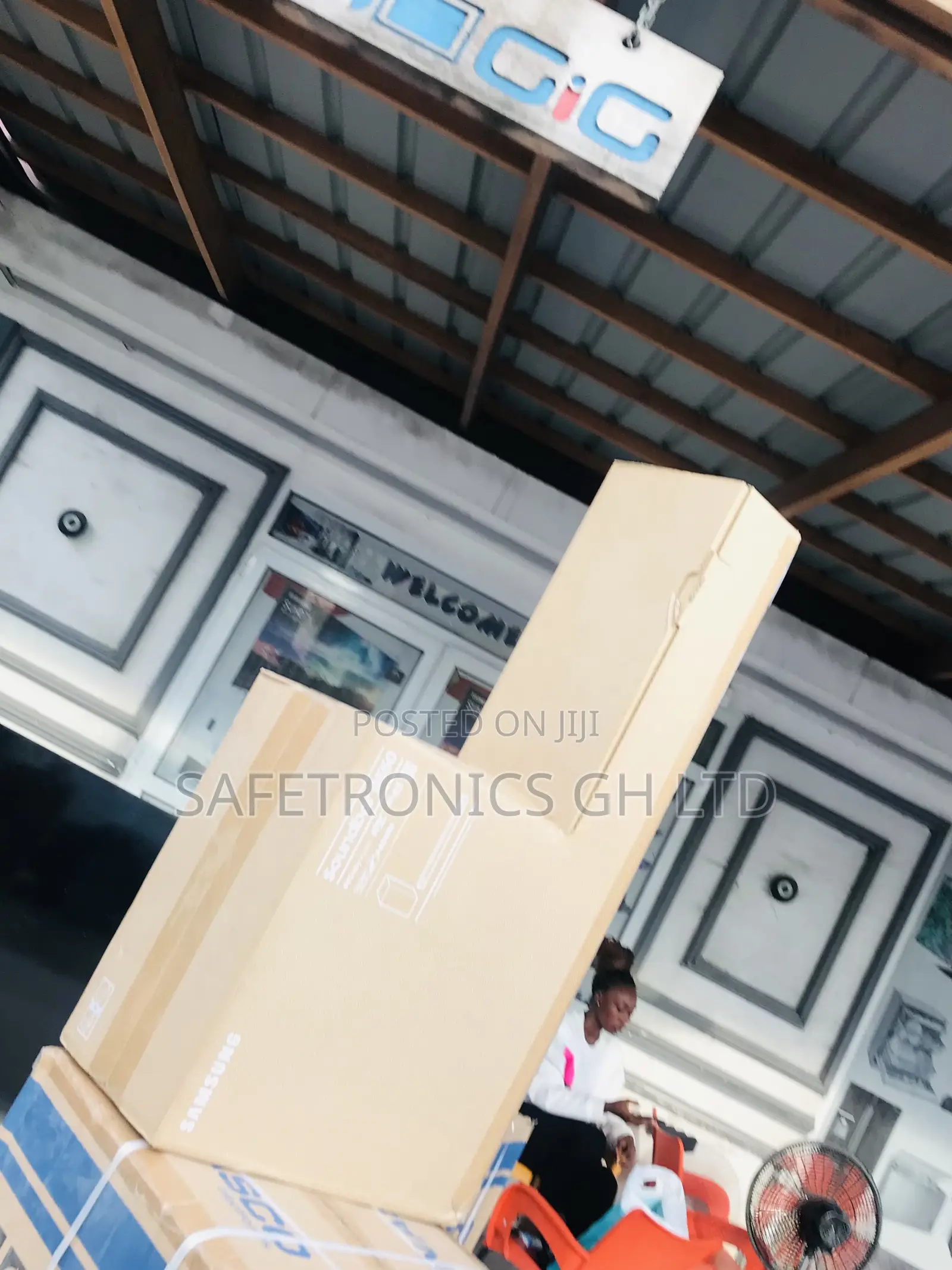 Fabulous Black > Samsung B650 430 Watts Soundbar