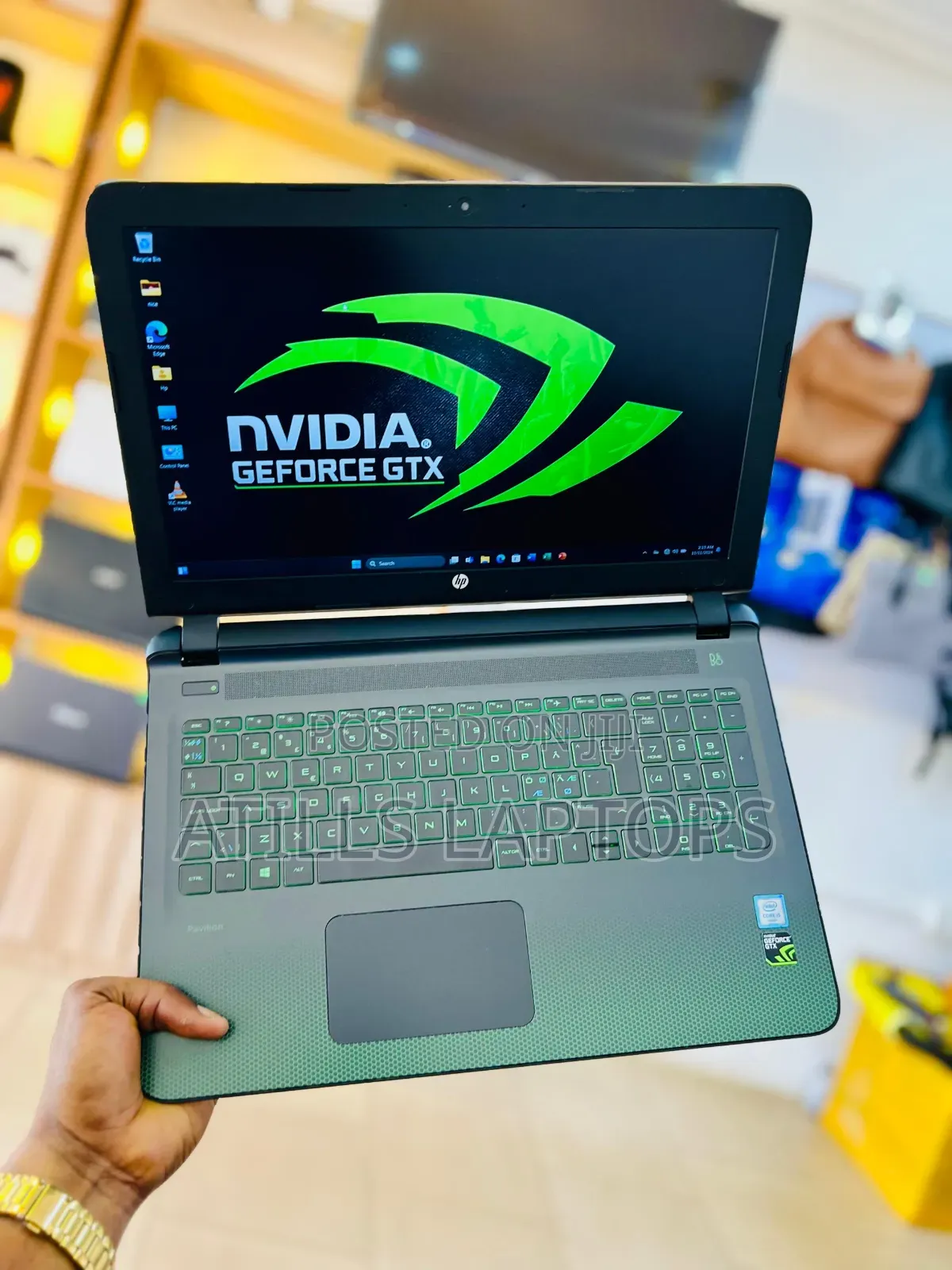 Laptop HP Pavilion Gaming Laptop 15-Dk2xxx 16GB Intel Core I5 SSD 1.5T
