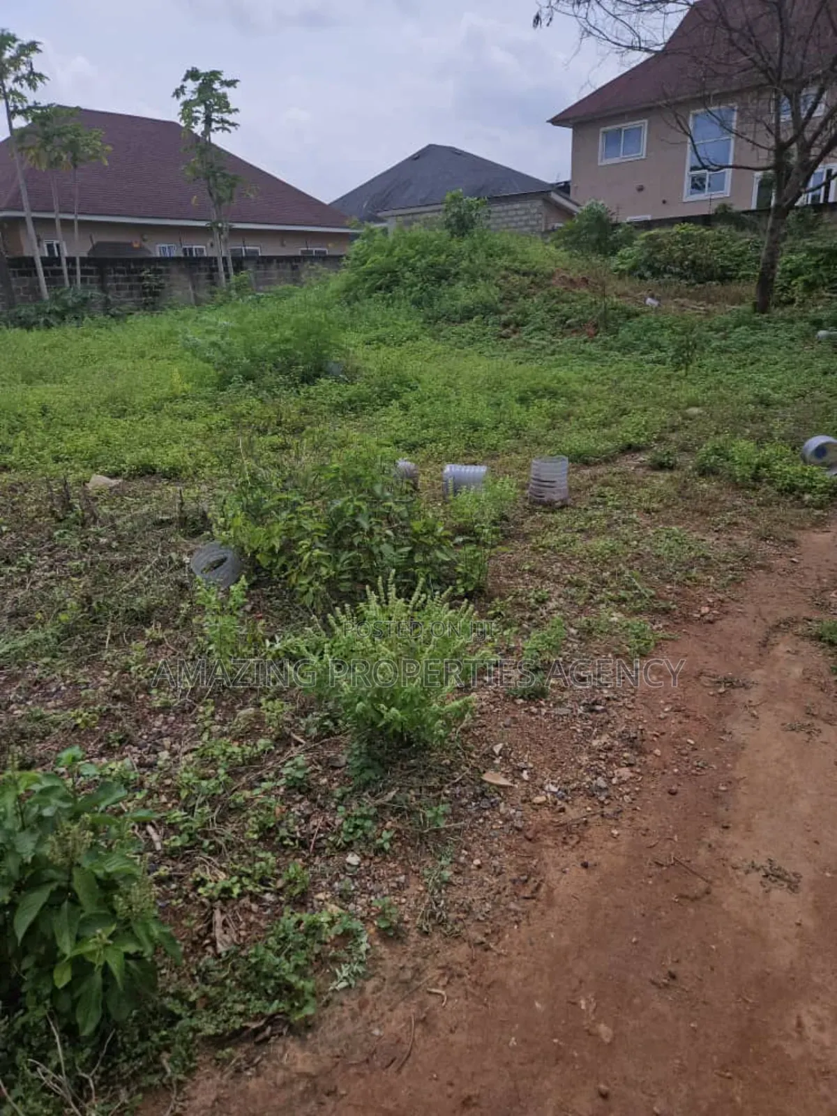 Land for Sake at Dzorwulu-Abelemkpe Highway