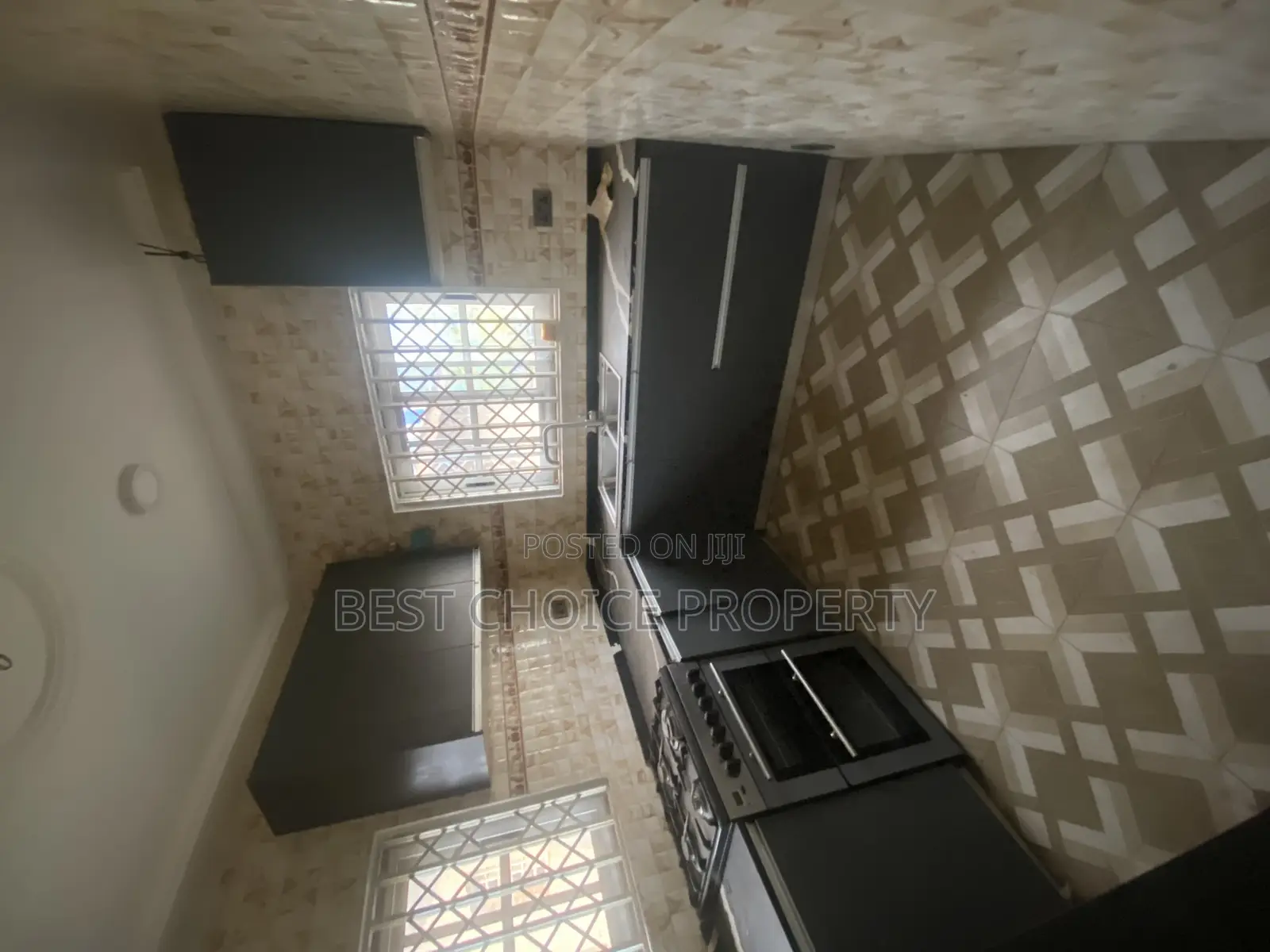 3bdrm Apartment in Housing Down Estate, Adenta for rent