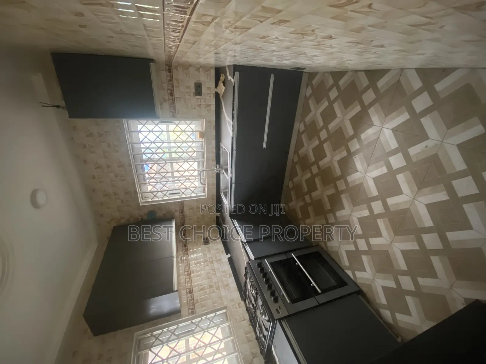 3bdrm Apartment in Housing Down Estate, Adenta for rent