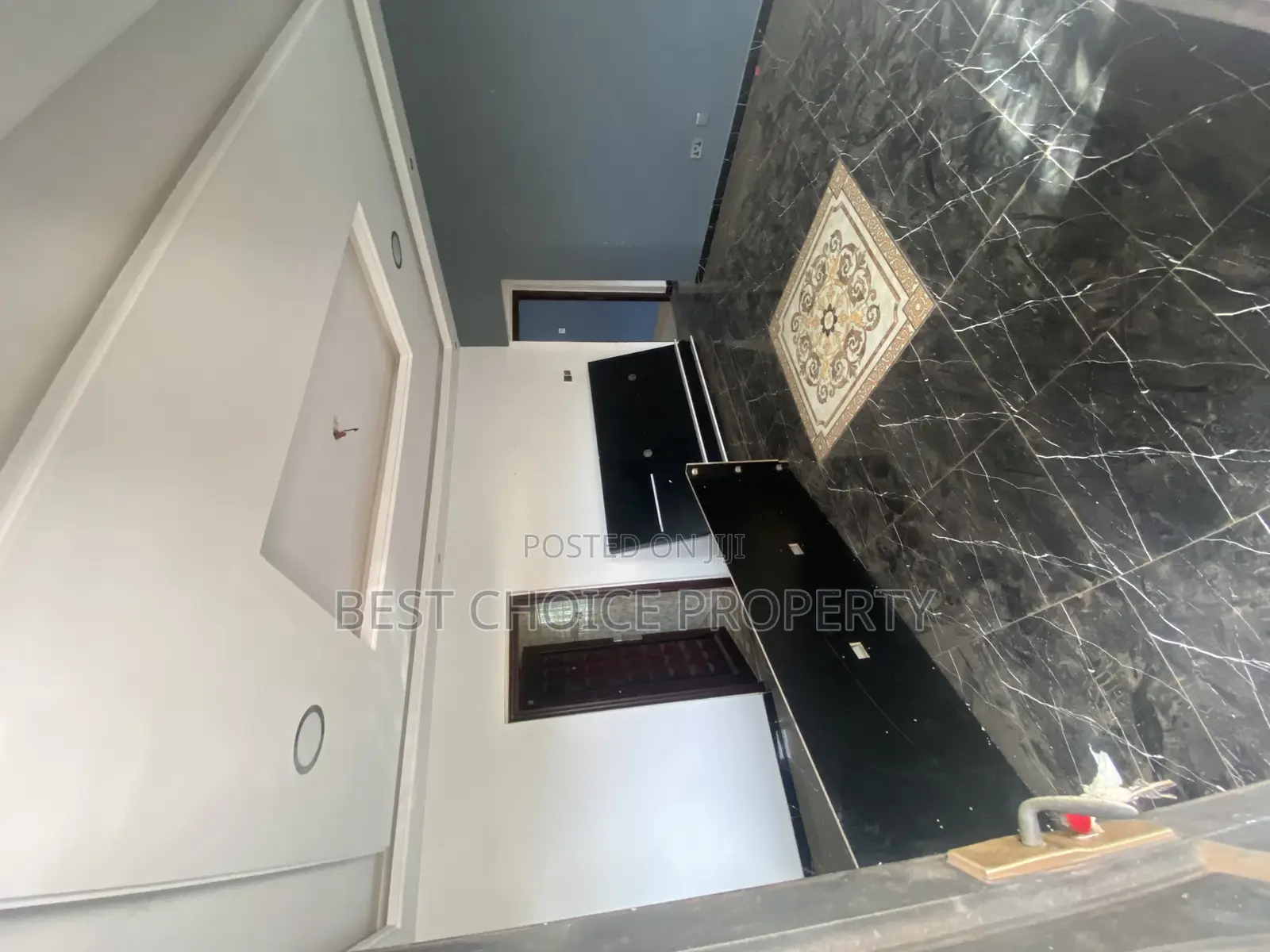 3bdrm Apartment in Housing Down Estate, Adenta for rent