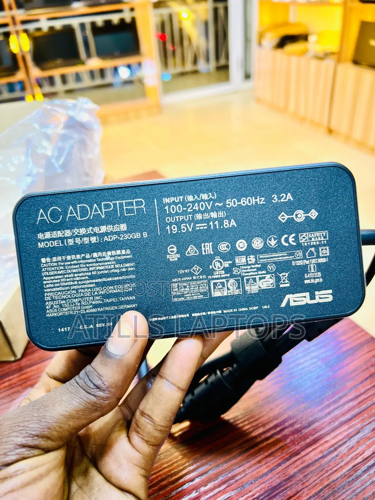 Asus Rog Charger 11.8 Amps ( 240w )