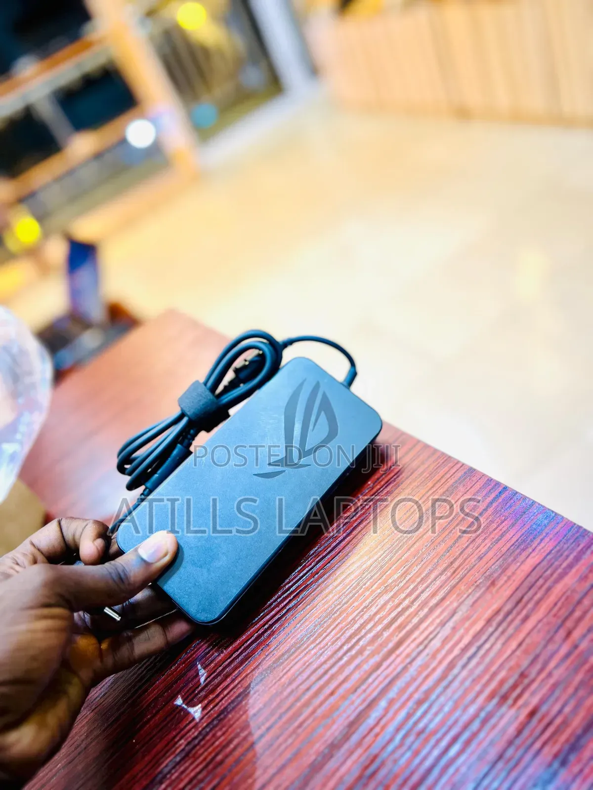 Asus Rog Charger 11.8 Amps ( 240w )