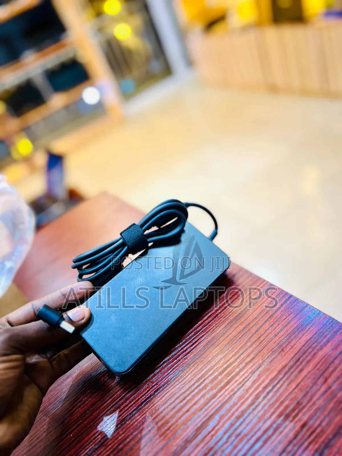 Asus Rog Charger 11.8 Amps ( 240w )