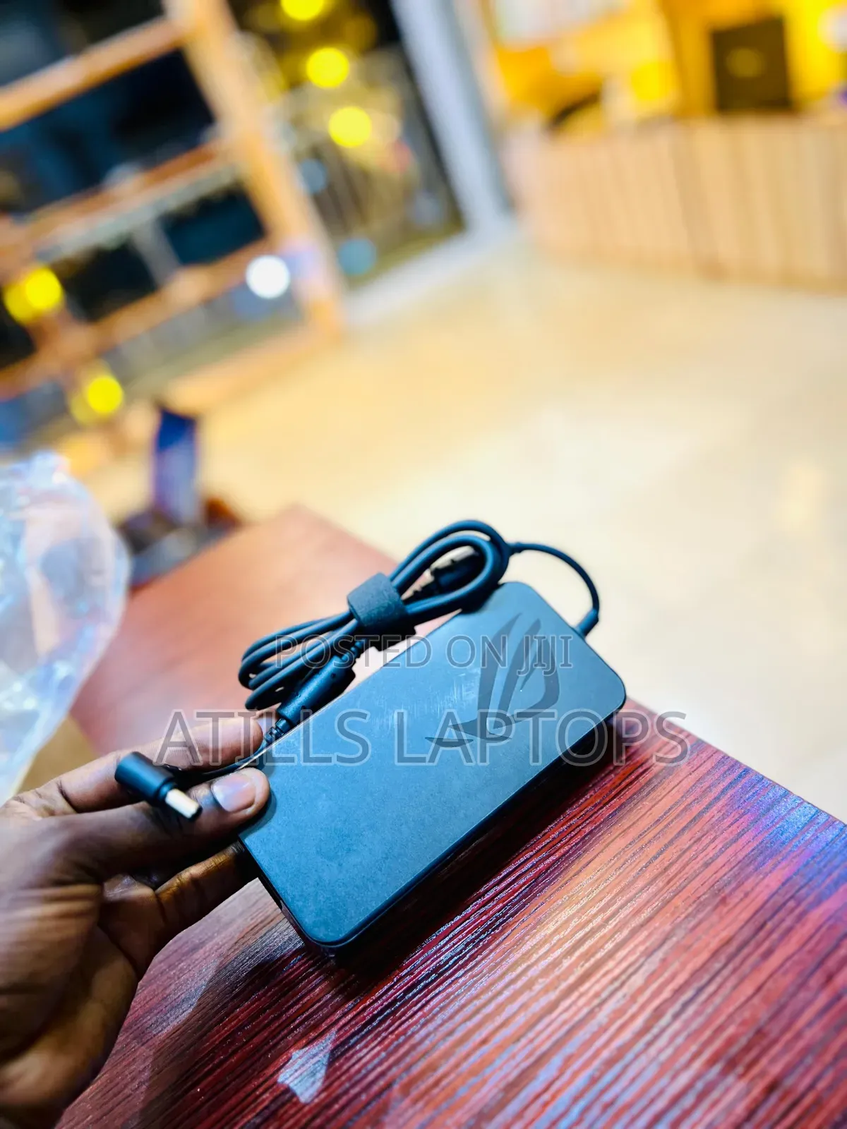 Asus Rog Charger 11.8 Amps ( 240w )
