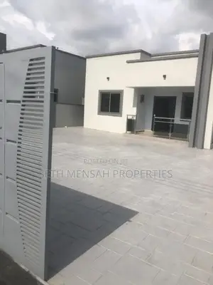 3bdrm House in Skm Properties, Pokuase for sale