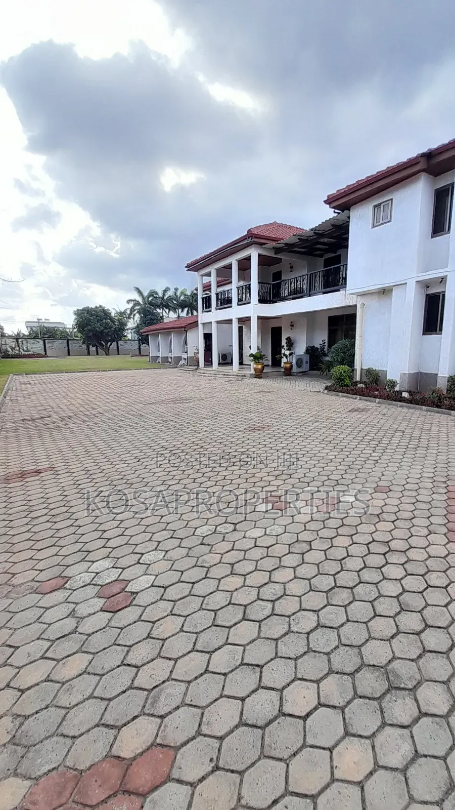 7bedrooms Furnished at Adjiringanor for Rent