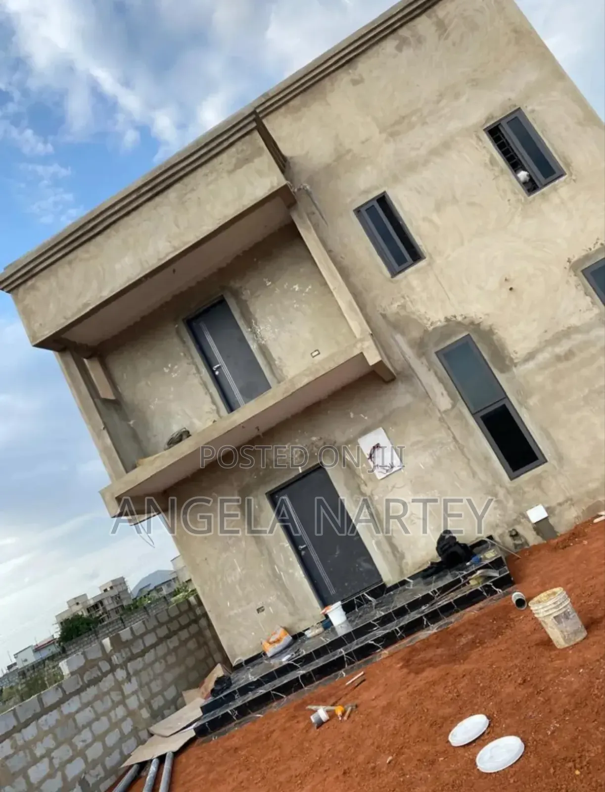 5bdrm House in North Celebrity, Tema Metropolitan for sale