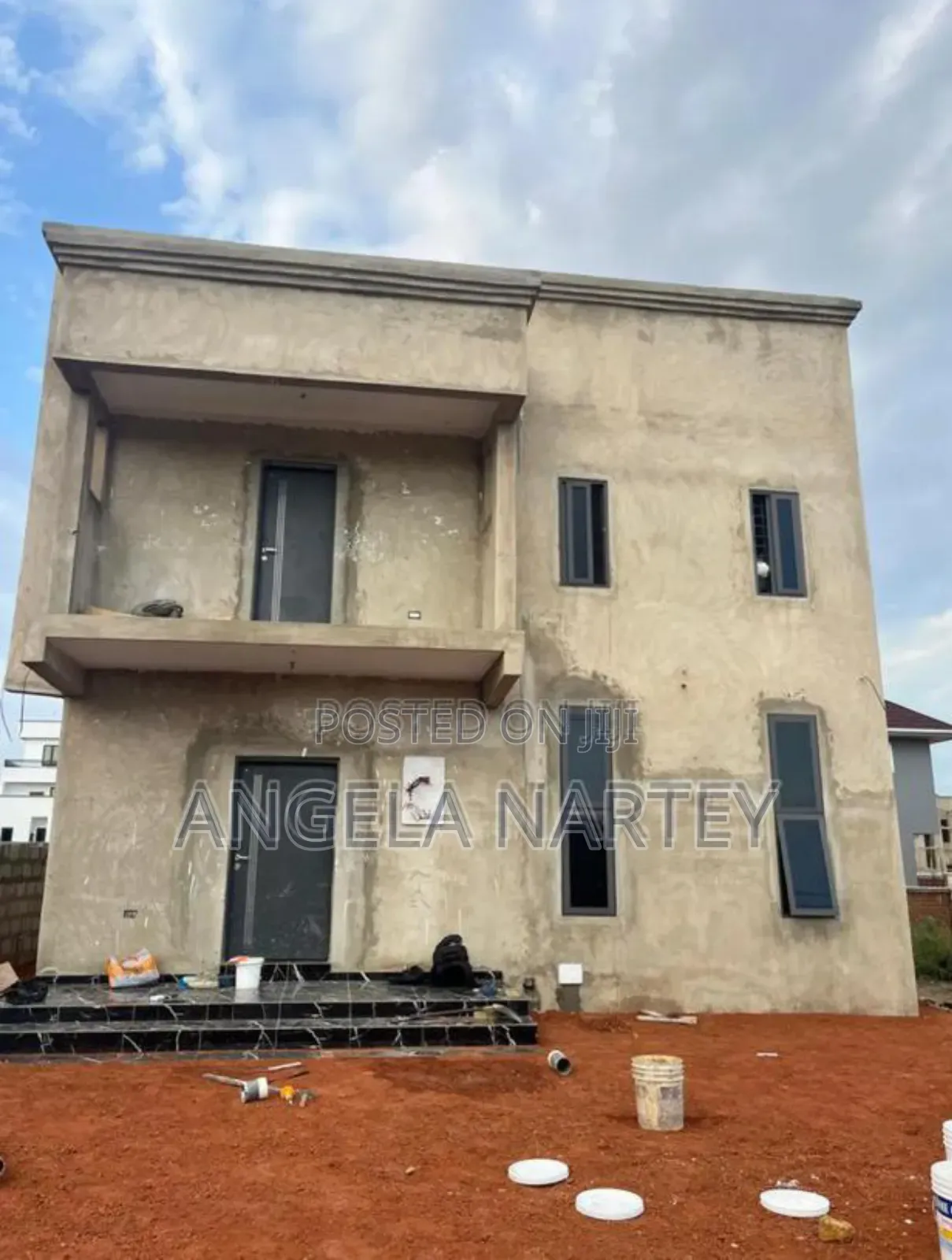 5bdrm House in North Celebrity, Tema Metropolitan for sale