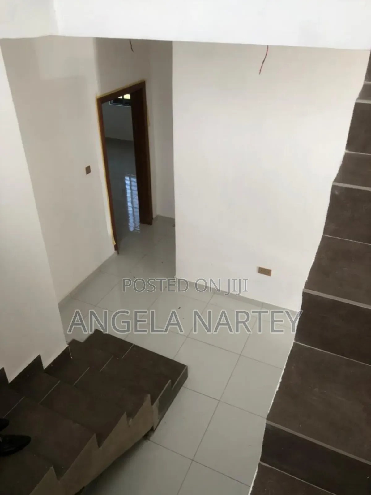 5bdrm House in North Celebrity, Tema Metropolitan for sale