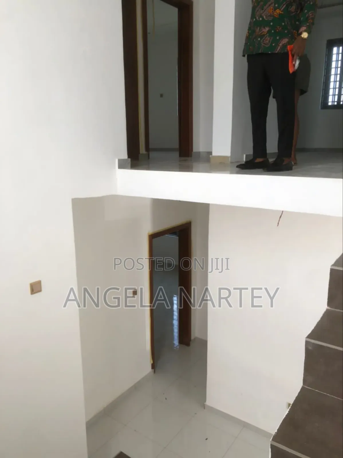 5bdrm House in North Celebrity, Tema Metropolitan for sale