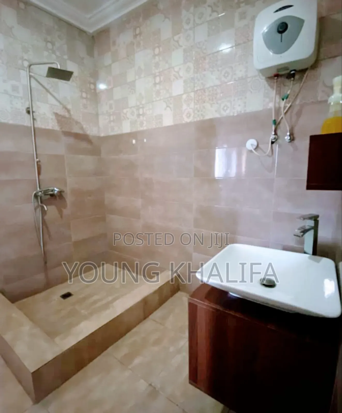 2 Bedroom Apartment Available Around KFC Spintex