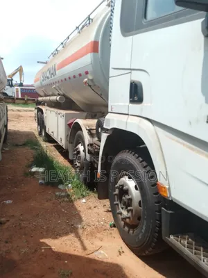 Brand New Shachman 27000L Complete Fuel Tanker With Head.