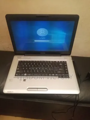 New Laptop Toshiba Satellite C850 4GB Intel HDD 250GB