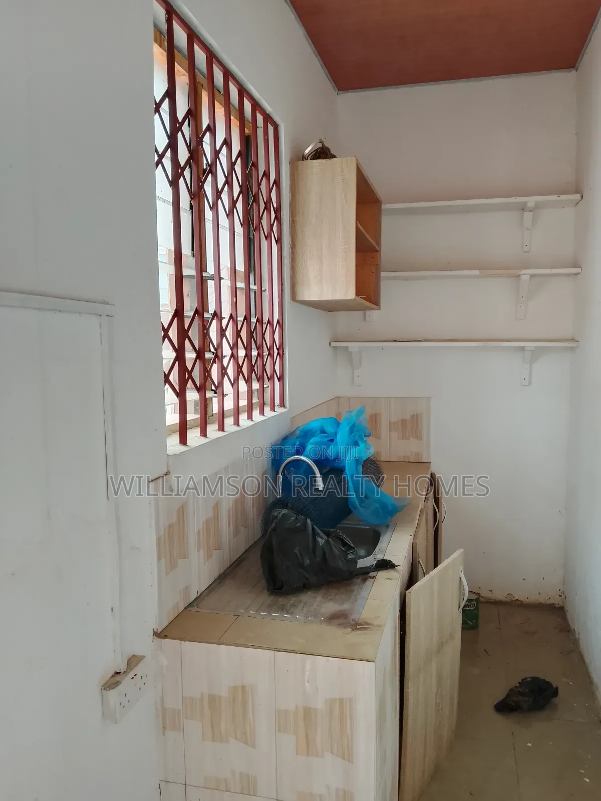 1bdrm Apartment in Community 19 Estate, Spintex for rent