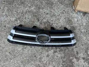 2017 2018 2019 Toyota Highlander Front Upper Grill Grille