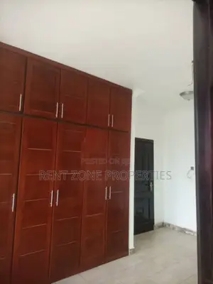 3bdrm Apartment in Rent Zone Properties, Parakuo Estate for rent