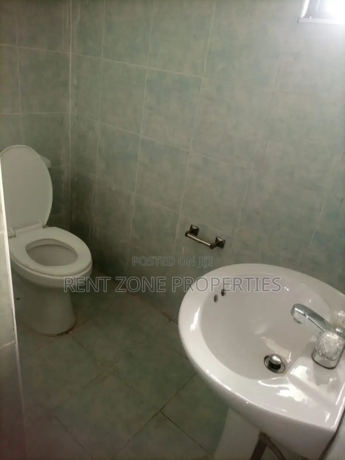 3bdrm Apartment in Rent Zone Properties, Parakuo Estate for rent