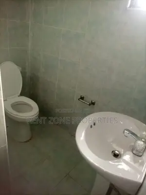 3bdrm Apartment in Rent Zone Properties, Parakuo Estate for rent