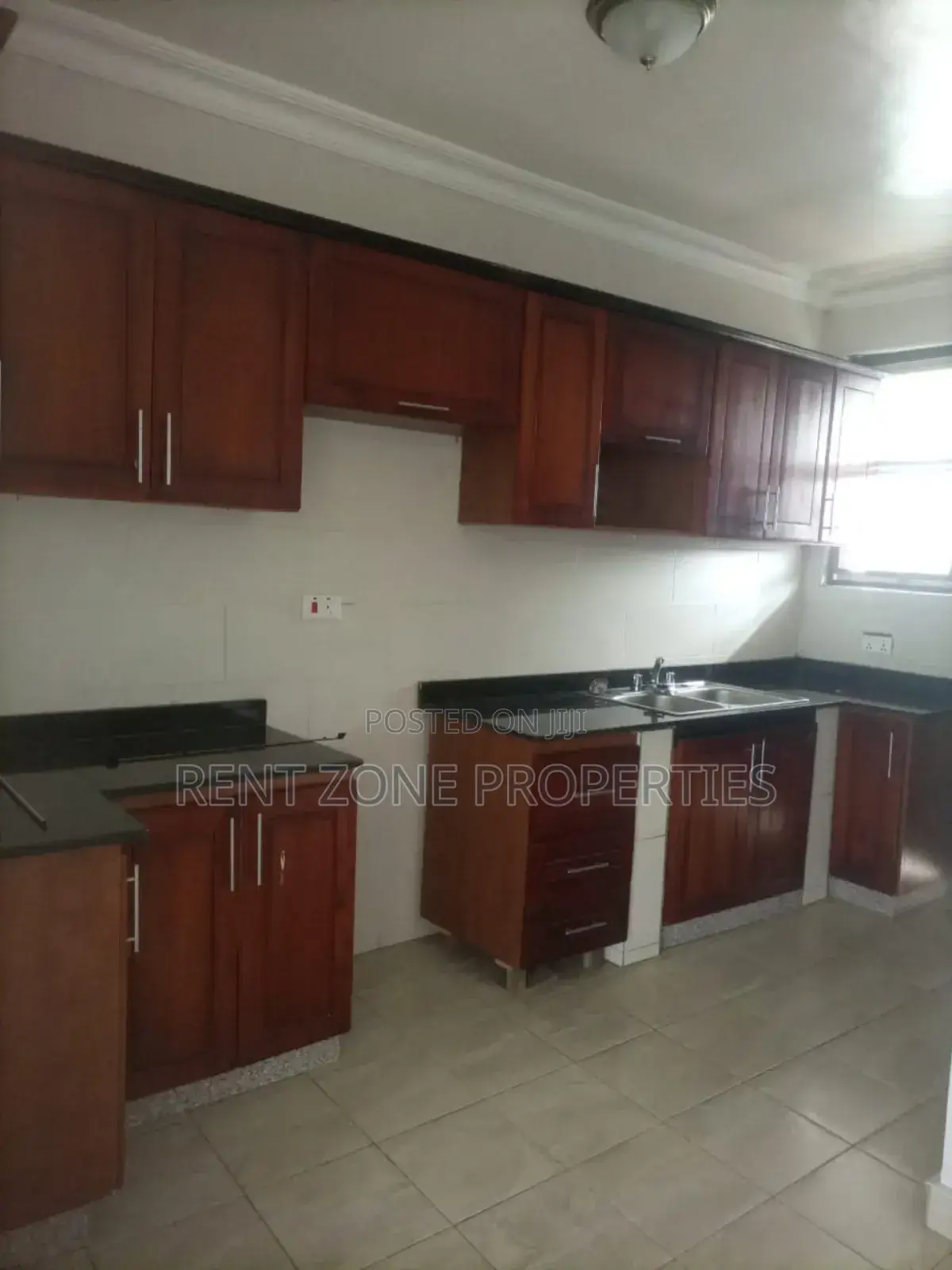 3bdrm Apartment in Rent Zone Properties, Parakuo Estate for rent