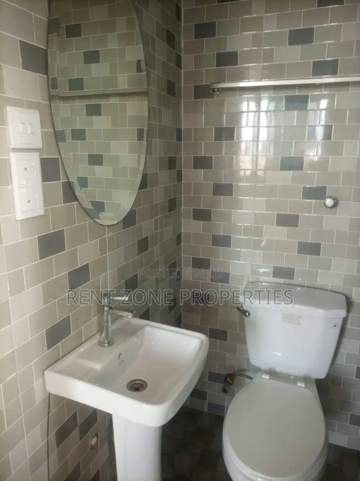 3bdrm Apartment in Rent Zone Properties, Parakuo Estate for rent