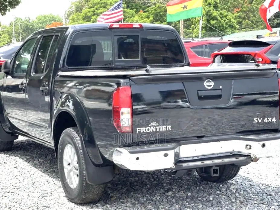 Nissan Frontier 2016 Black