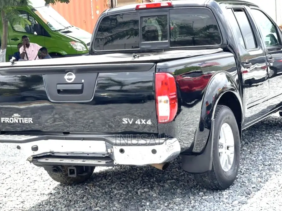 Nissan Frontier 2016 Black