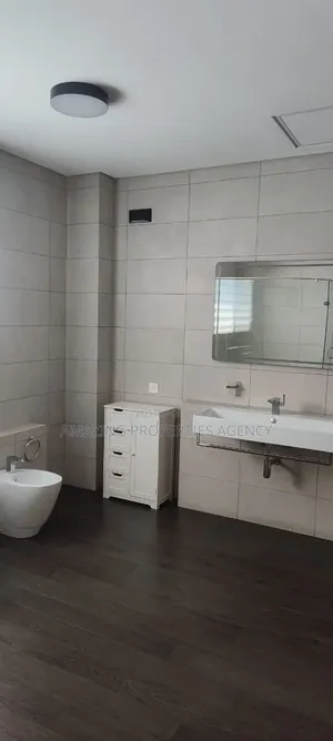 4bdrm House in Labone for sale