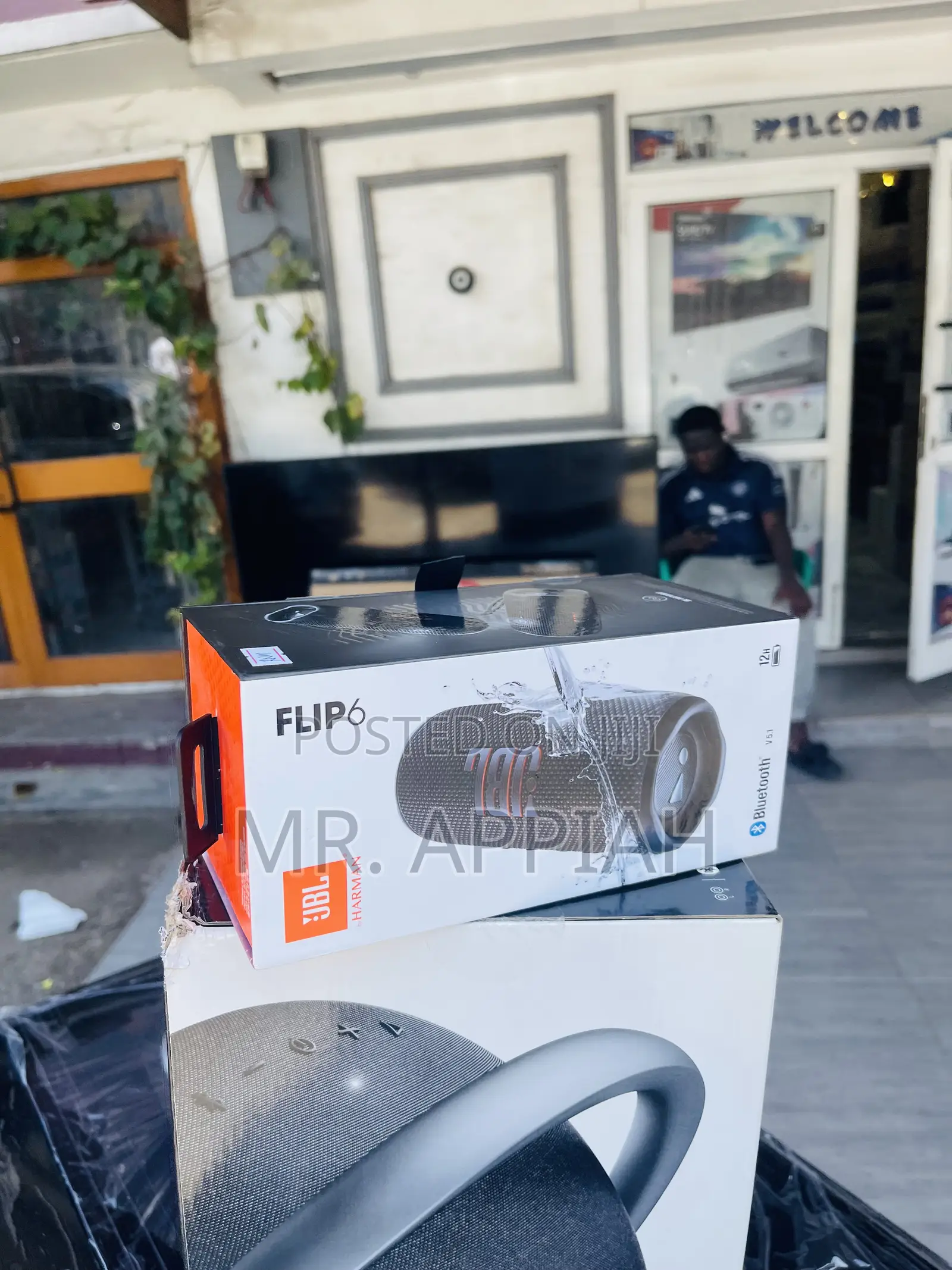 Buy Affordable JBL Flip 6 Wirel Electric Speaker.