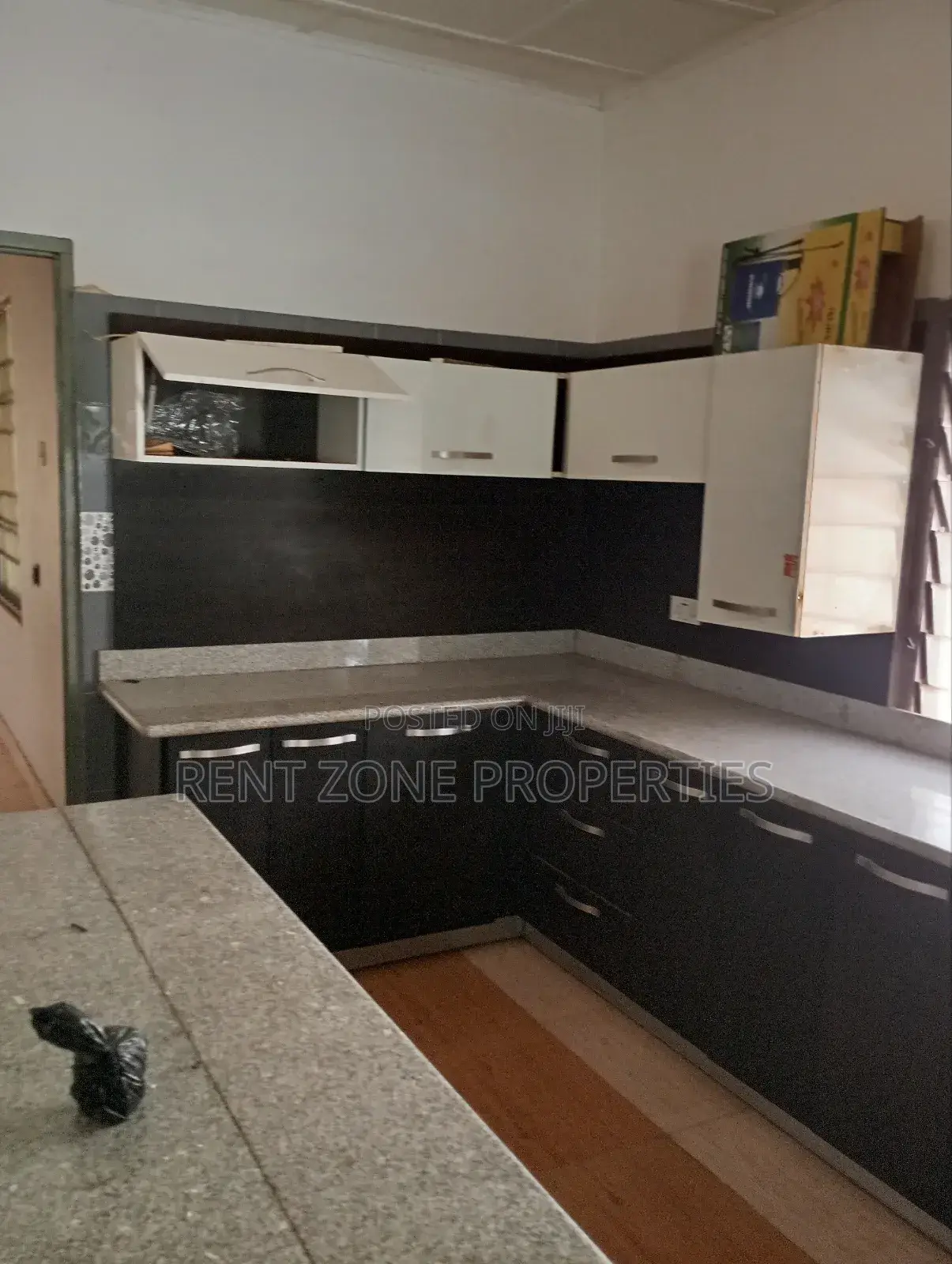 5bdrm Maisonette in Rent Zone Properties, Ofankor for sale