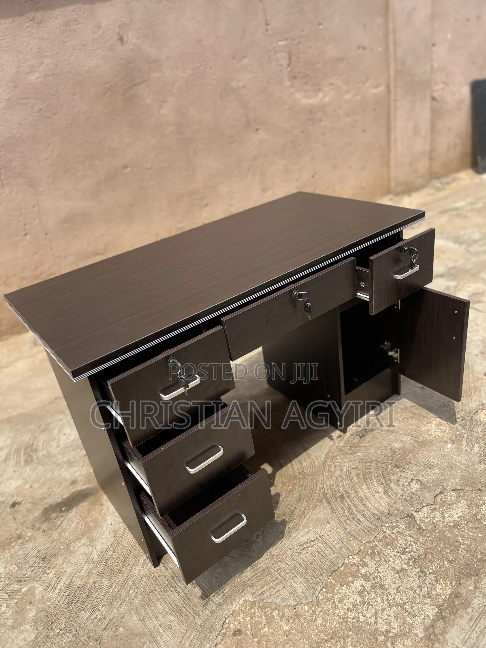 Office Desk/ Table