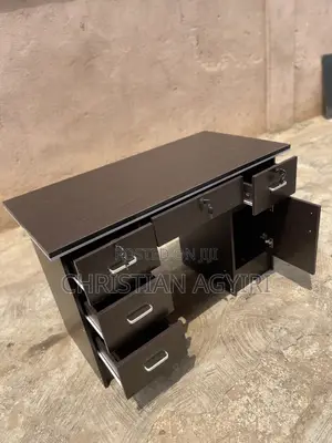 Office Desk/ Table
