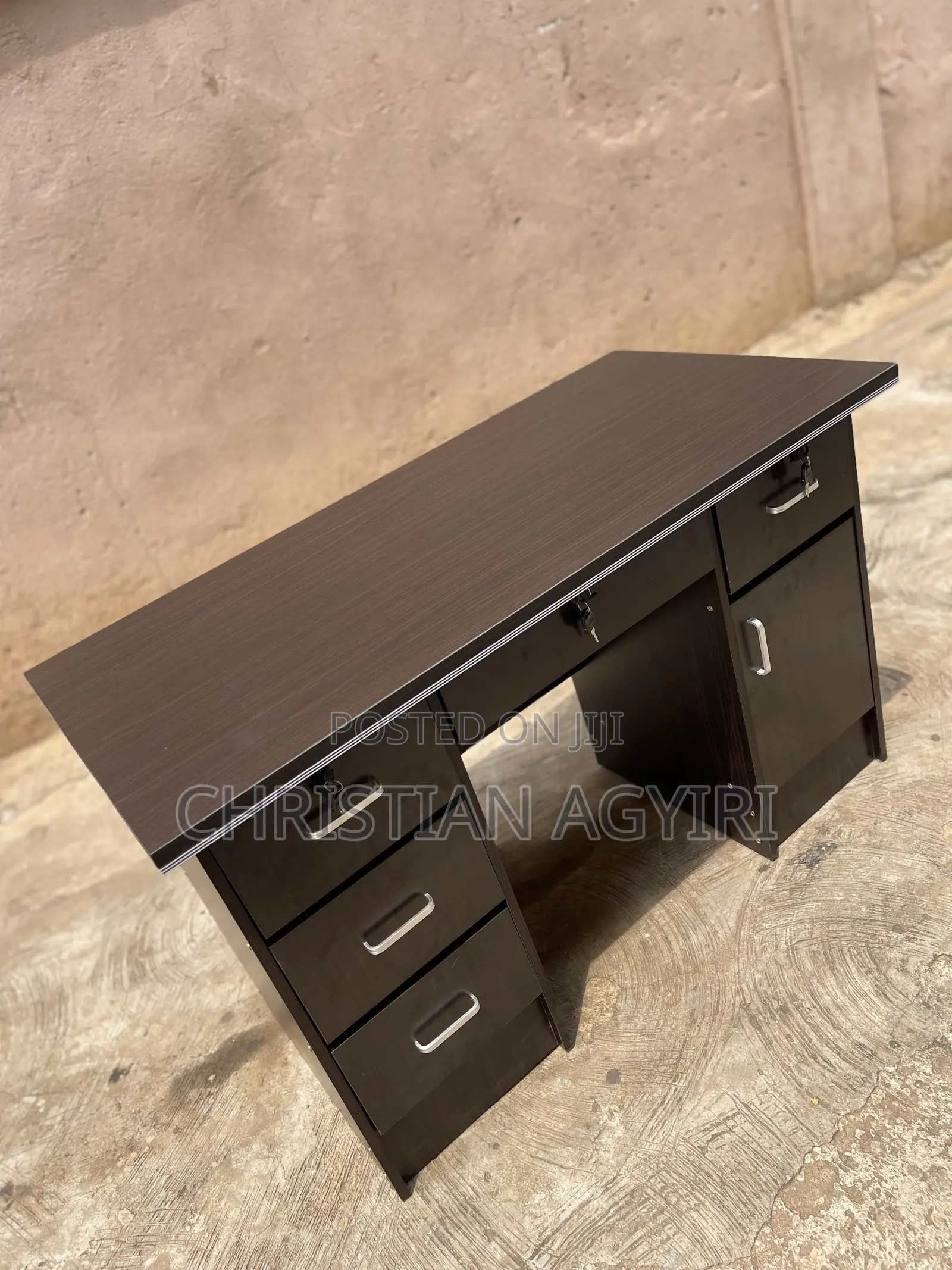 Office Desk/ Table