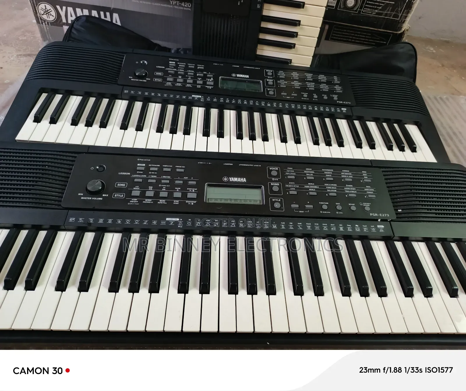 Yamaha PSR E273