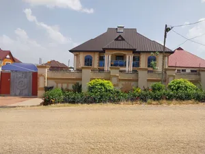 Furnished 6bdrm House in Top Boat Estate, Kumasi Metropolitan for sale