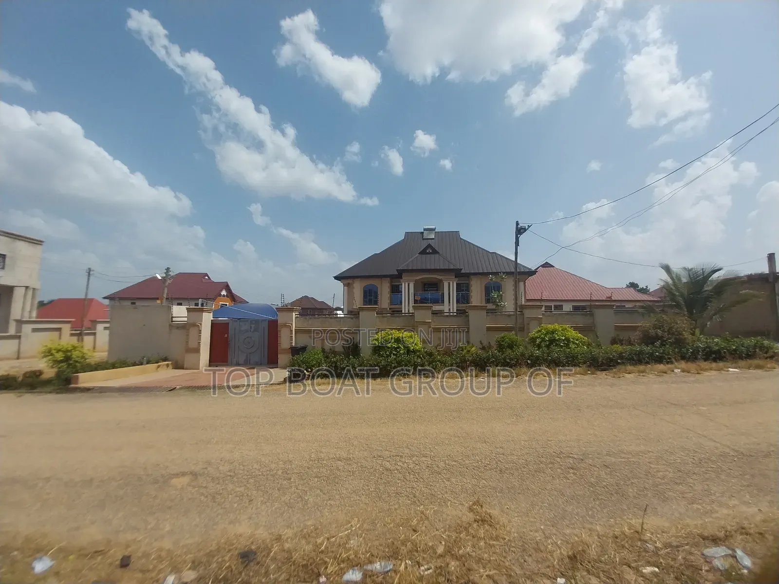 Furnished 6bdrm House in Top Boat Estate, Kumasi Metropolitan for sale