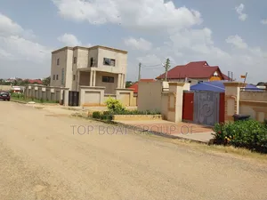 Furnished 6bdrm House in Top Boat Estate, Kumasi Metropolitan for sale