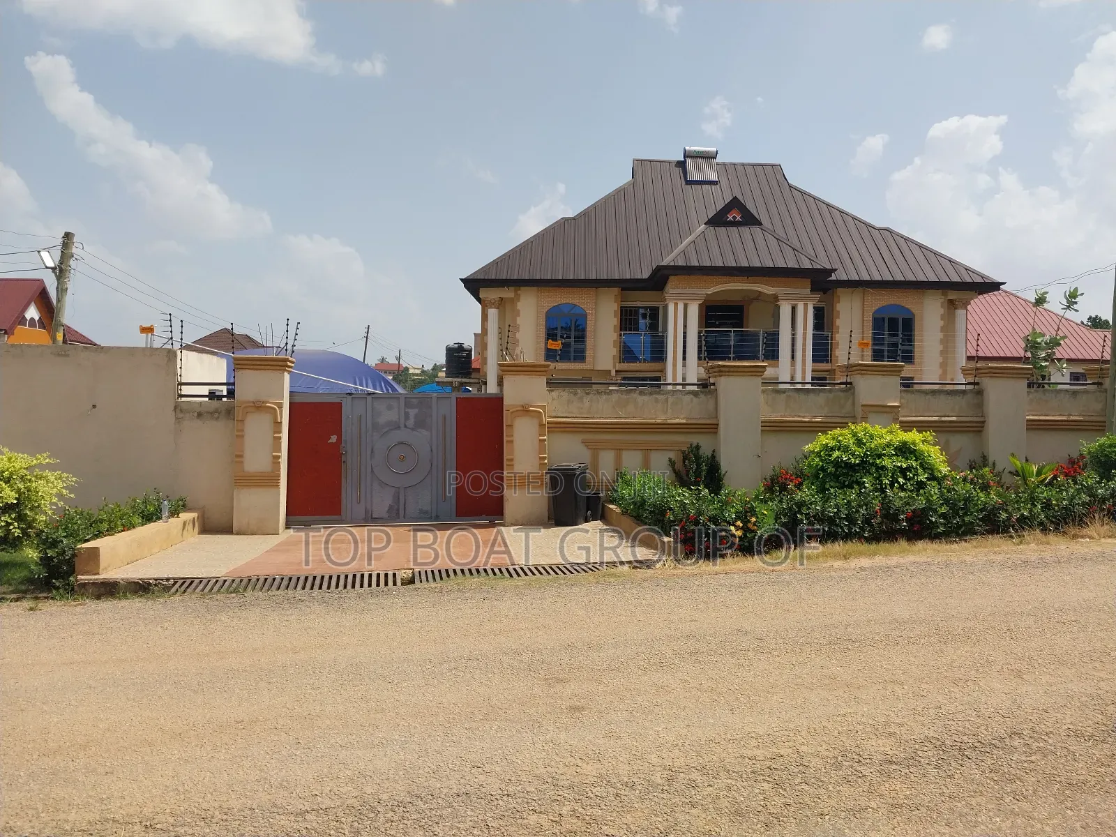 Furnished 6bdrm House in Top Boat Estate, Kumasi Metropolitan for sale