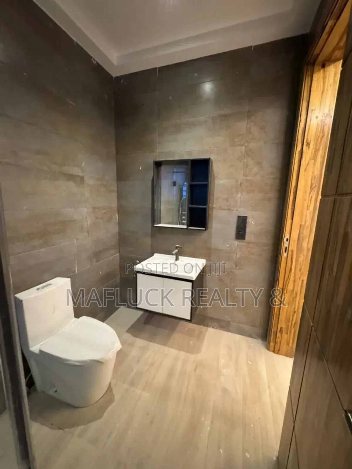 2bdrm Apartment in Lakeside Estate for rent