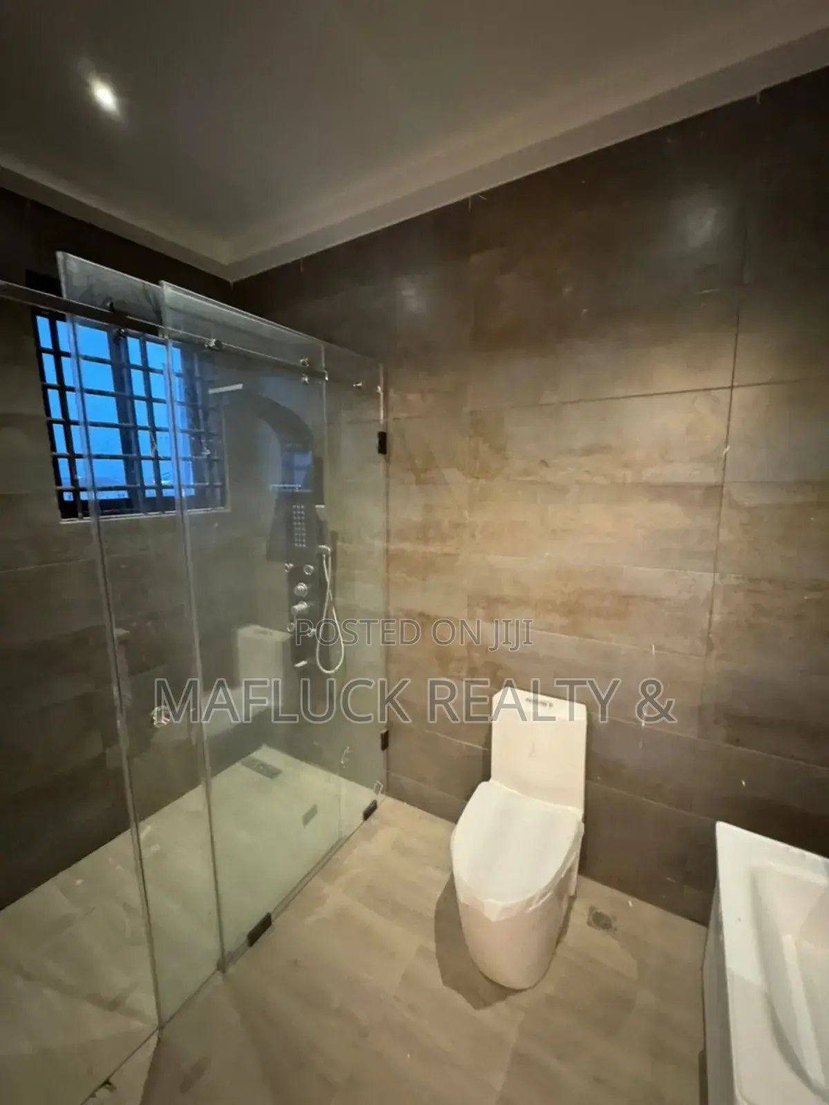 2bdrm Apartment in Lakeside Estate for rent