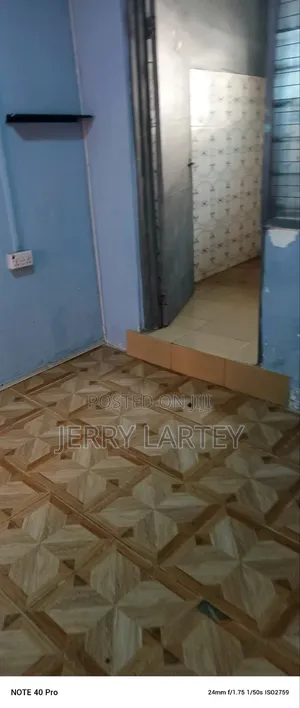 Mamprobi Halaji