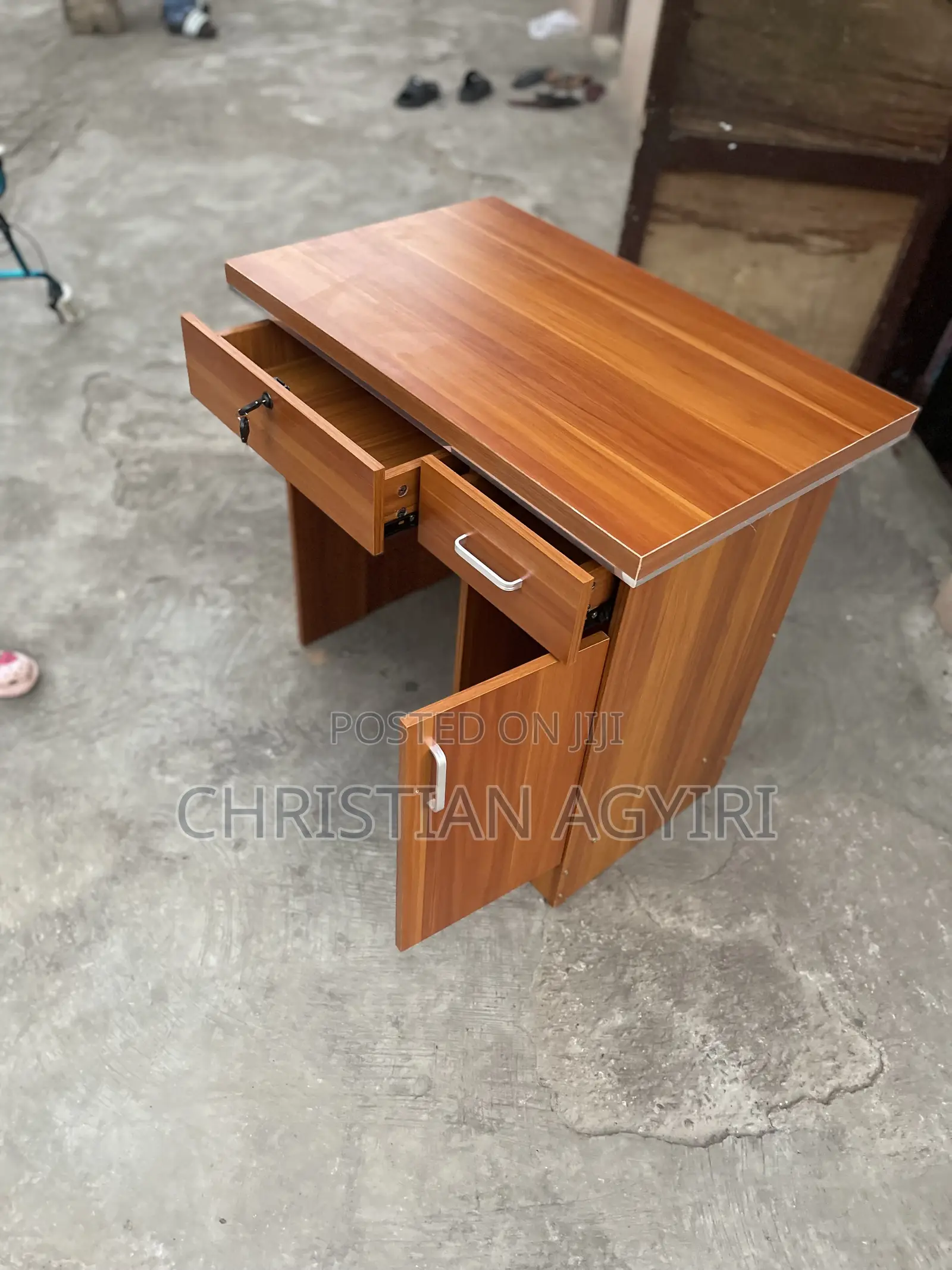 Office/ Study/ Computer Desk/Table