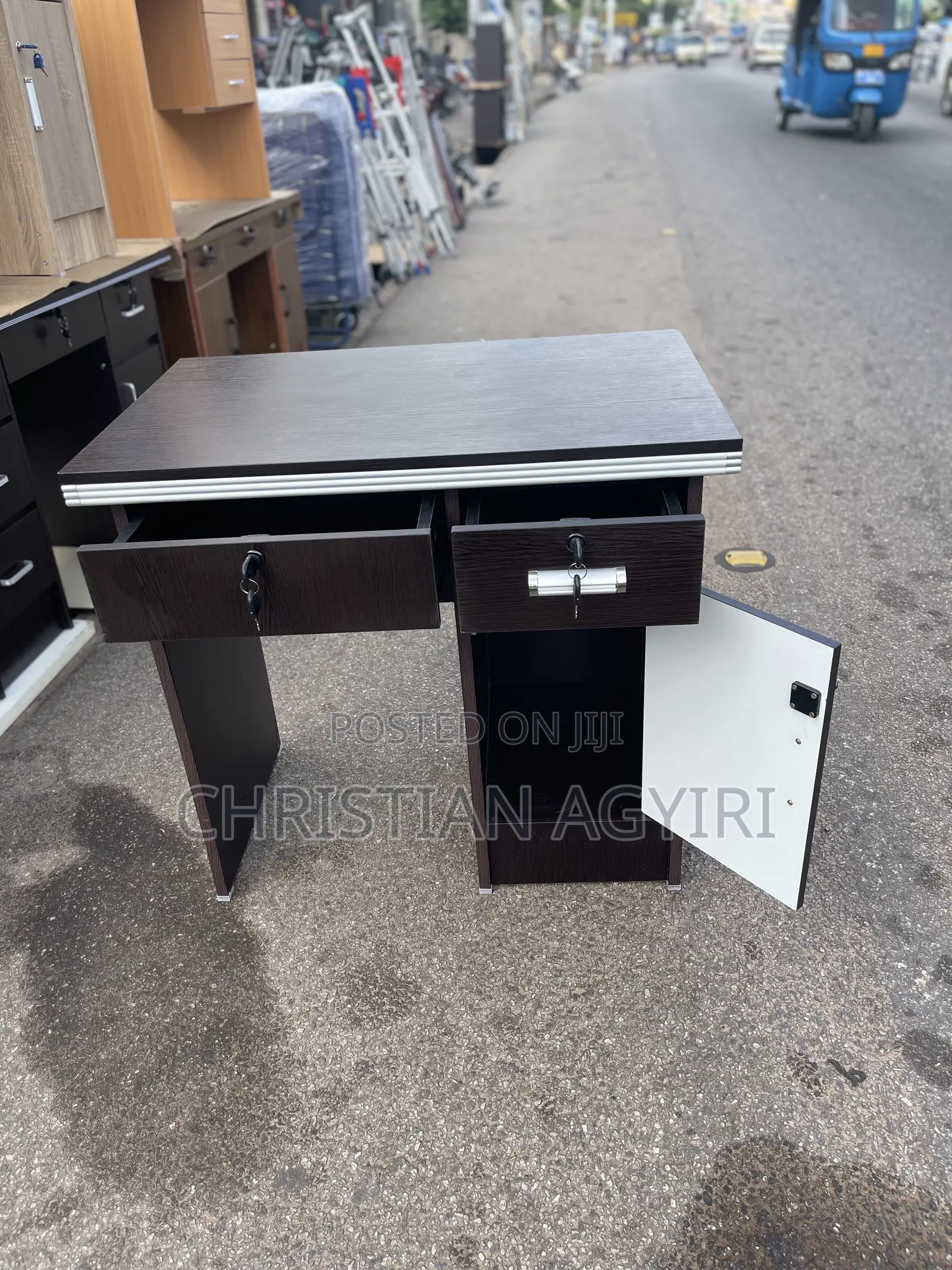 Office/ Study/ Computer Desk/Table