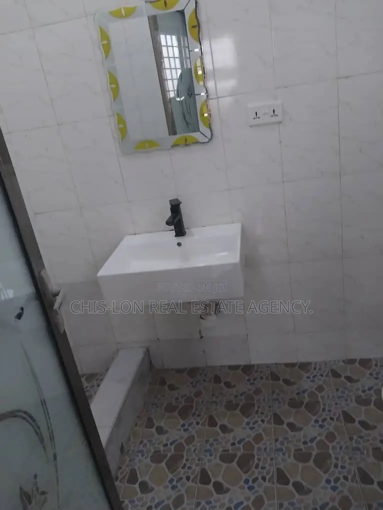 3bdrm House in Sharp-Connect., Kasoa for sale