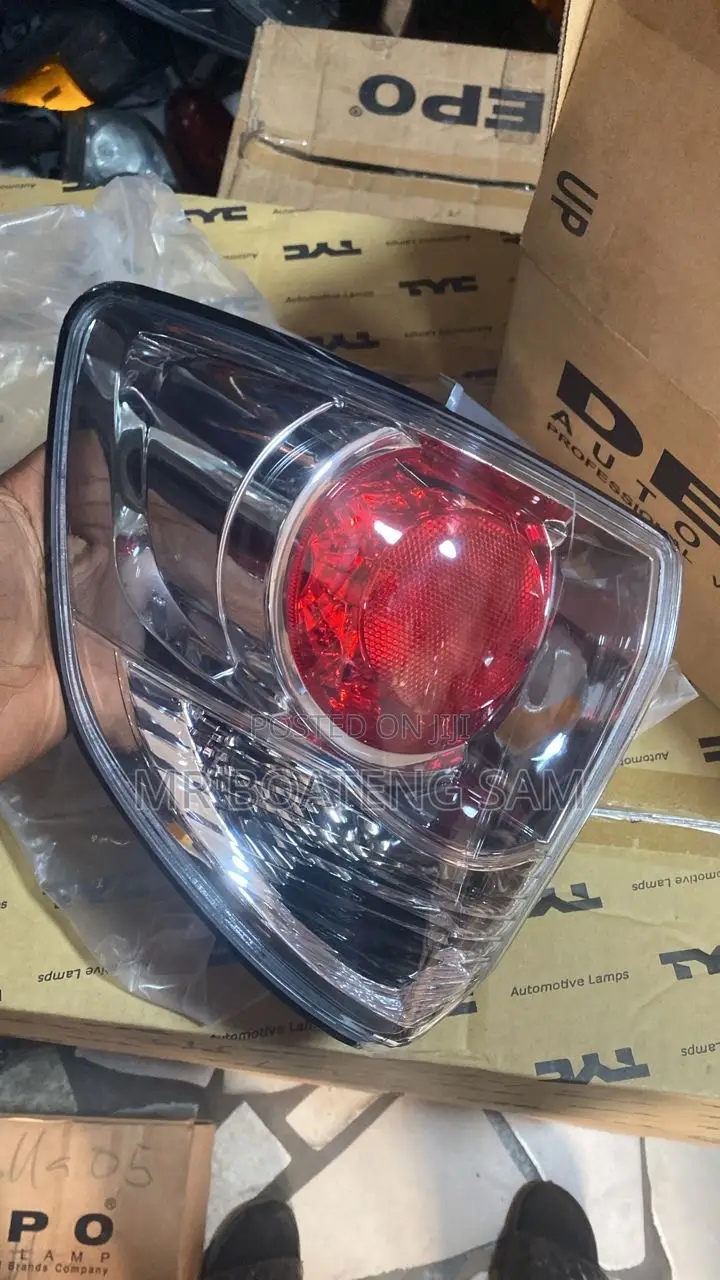 Toyota Fortuner 2012 Taillight Depo