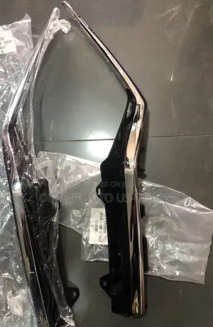 Honda C-Rv / CRV 2019 2020 2021 Headlight Chrome Stripe