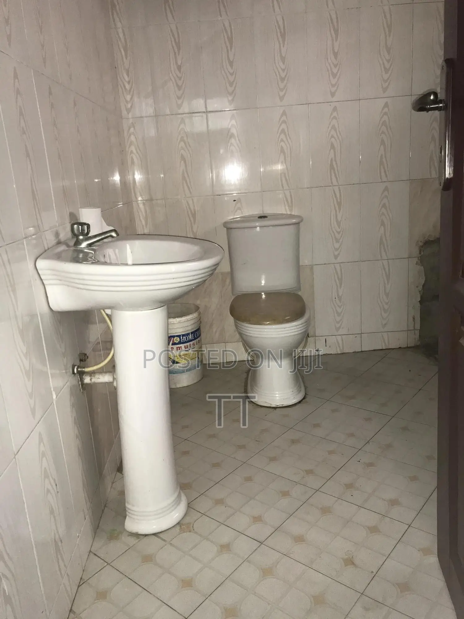 3bdrm House in Afienya Mataheko, Tema Metropolitan for rent